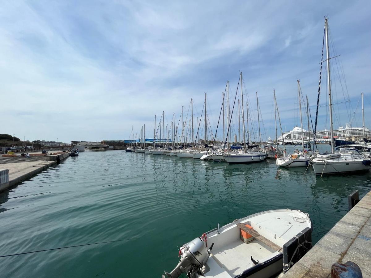 Kasia Porta Sul Mare Di Livorno Free Parking Buitenkant foto