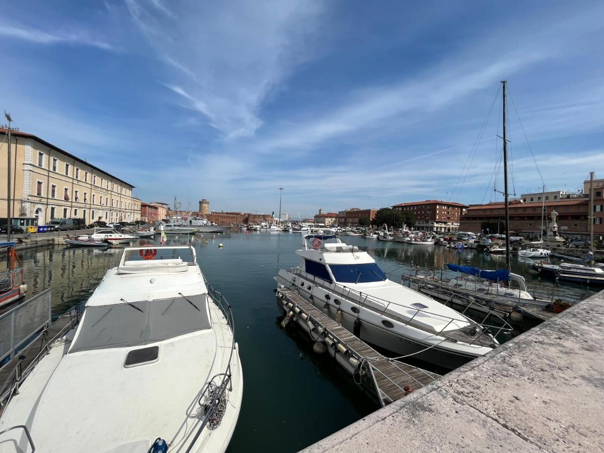 Kasia Porta Sul Mare Di Livorno Free Parking Buitenkant foto